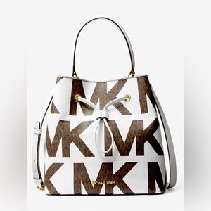 Michael Kors Bucket Bag